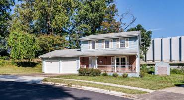 3112 FAIR WOODS PKWY, FAIRFAX, Virginia 22030, 3 Bedrooms Bedrooms, ,2 BathroomsBathrooms,Residential,For sale,3112 FAIR WOODS PKWY,VAFC2006944 MLS # VAFC2006944
