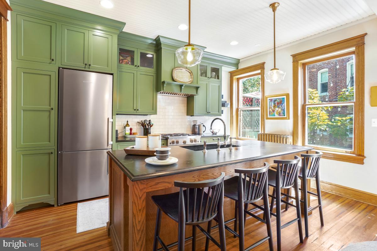 130 RHODE ISLAND AVE NW, WASHINGTON, District Of Columbia 20001, 4 Bedrooms Bedrooms, ,2 BathroomsBathrooms,Residential,For sale,130 RHODE ISLAND AVE NW,DCDC2221118 MLS # DCDC2221118