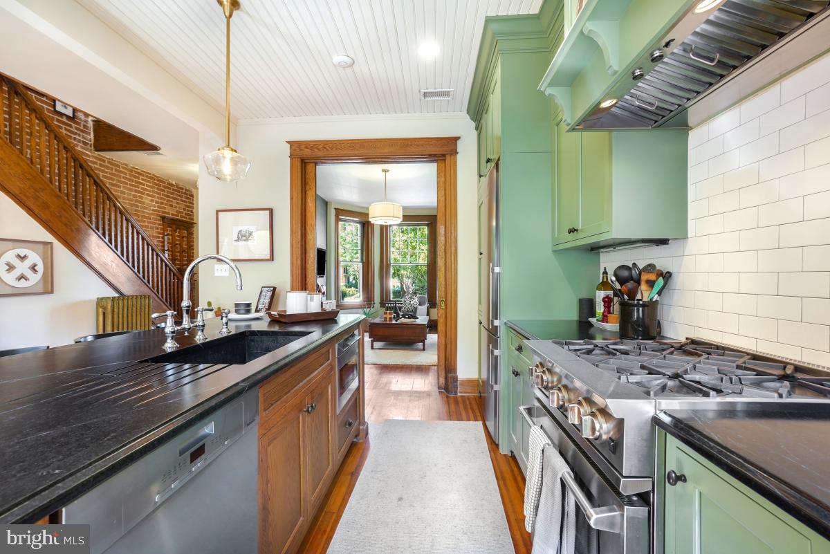 130 RHODE ISLAND AVE NW, WASHINGTON, District Of Columbia 20001, 4 Bedrooms Bedrooms, ,2 BathroomsBathrooms,Residential,For sale,130 RHODE ISLAND AVE NW,DCDC2221118 MLS # DCDC2221118