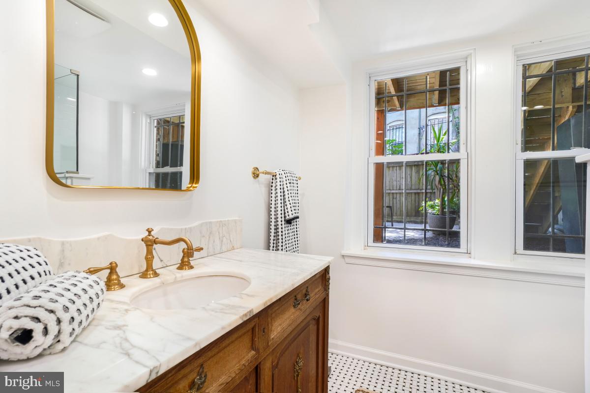 130 RHODE ISLAND AVE NW, WASHINGTON, District Of Columbia 20001, 4 Bedrooms Bedrooms, ,2 BathroomsBathrooms,Residential,For sale,130 RHODE ISLAND AVE NW,DCDC2221118 MLS # DCDC2221118