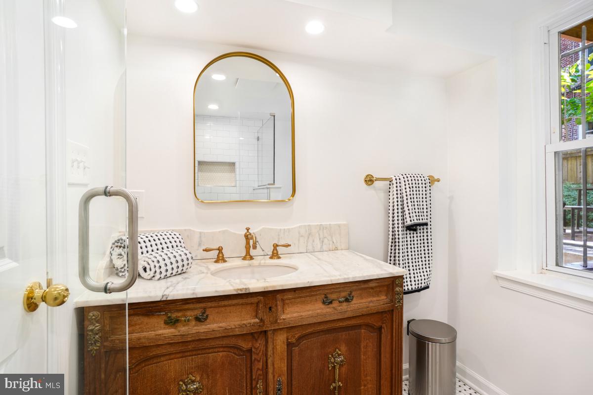 130 RHODE ISLAND AVE NW, WASHINGTON, District Of Columbia 20001, 4 Bedrooms Bedrooms, ,2 BathroomsBathrooms,Residential,For sale,130 RHODE ISLAND AVE NW,DCDC2221118 MLS # DCDC2221118