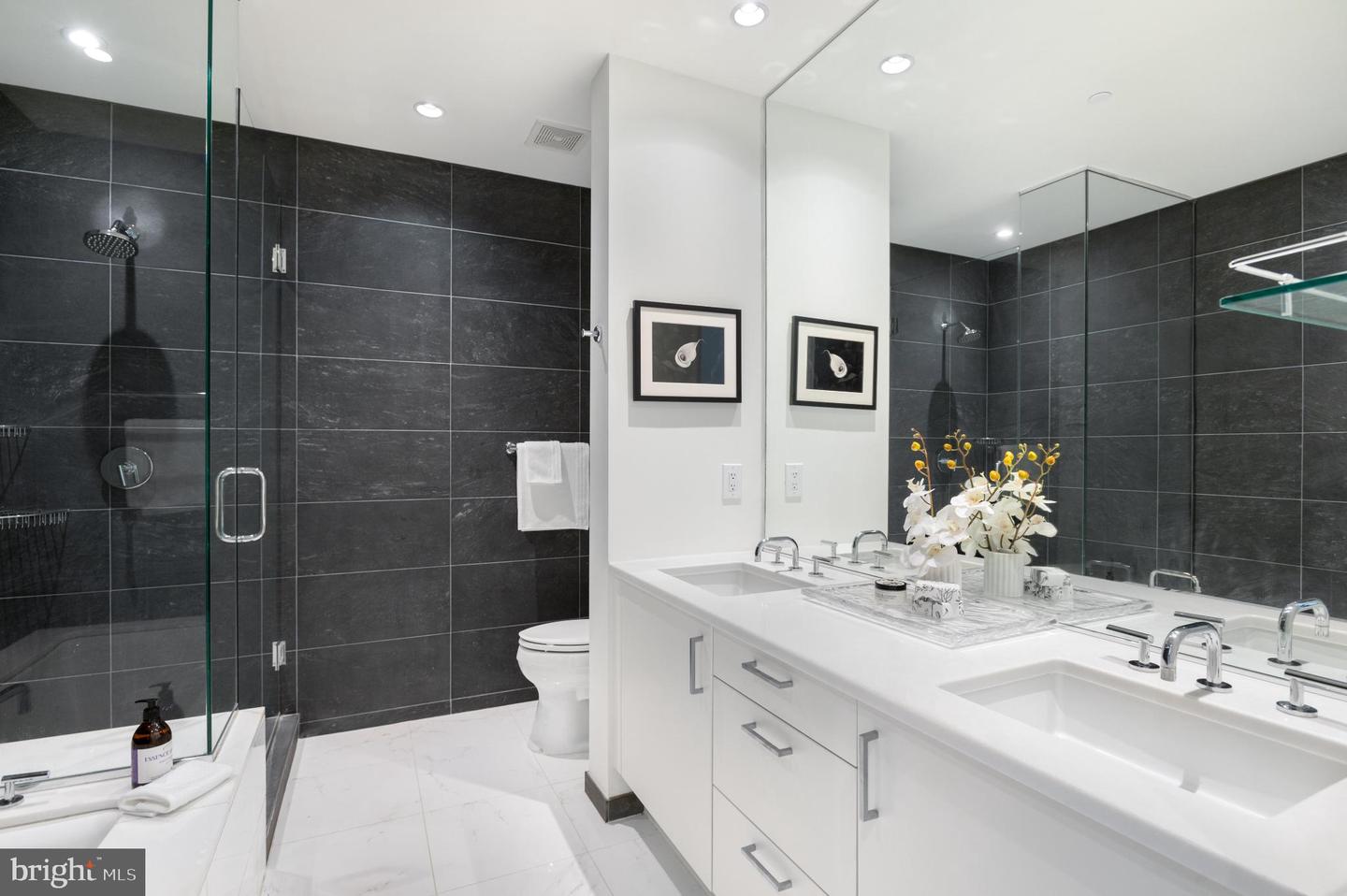 1177 22ND ST NW #2K, WASHINGTON, District Of Columbia 20037, 3 Bedrooms Bedrooms, ,3 BathroomsBathrooms,Residential,For sale,1177 22ND ST NW #2K,DCDC2221050 MLS # DCDC2221050