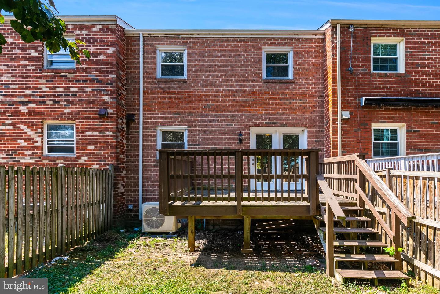 249 MEADOWS LN NE, LEESBURG, Virginia 20176, 3 Bedrooms Bedrooms, ,3 BathroomsBathrooms,Residential,For sale,249 MEADOWS LN NE,VALO2106330 MLS # VALO2106330
