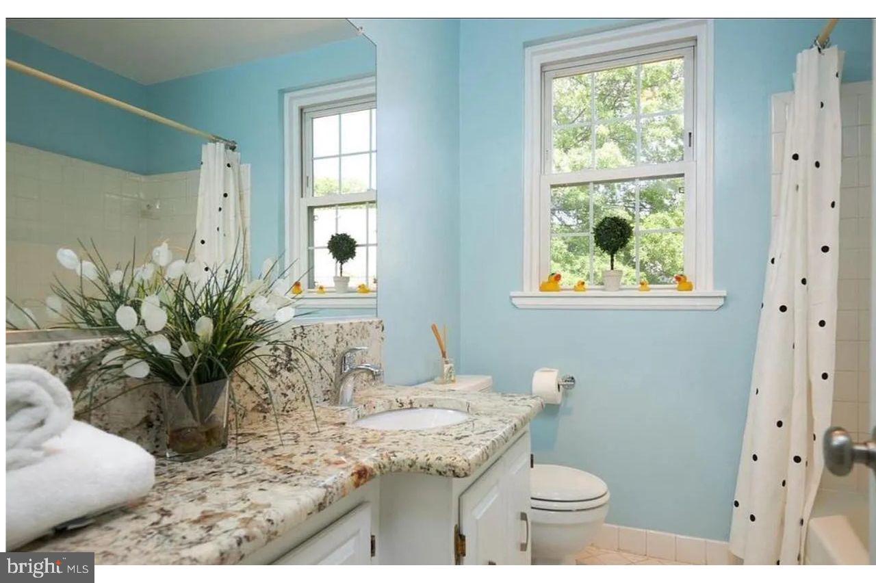 3614 S TAYLOR ST, ARLINGTON, Virginia 22206, 2 Bedrooms Bedrooms, ,2 BathroomsBathrooms,Residential,For sale,3614 S TAYLOR ST,VAAR2063312 MLS # VAAR2063312