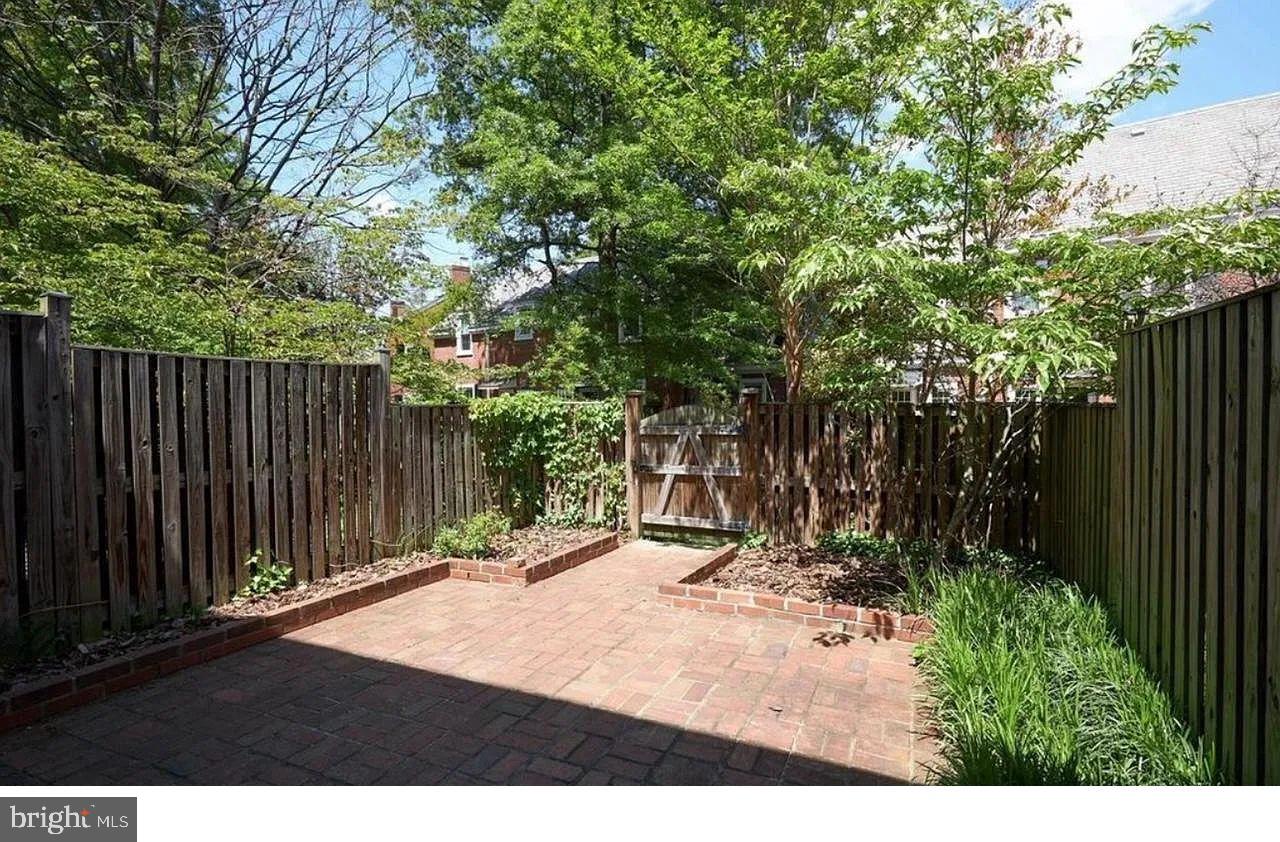 3614 S TAYLOR ST, ARLINGTON, Virginia 22206, 2 Bedrooms Bedrooms, ,2 BathroomsBathrooms,Residential,For sale,3614 S TAYLOR ST,VAAR2063312 MLS # VAAR2063312