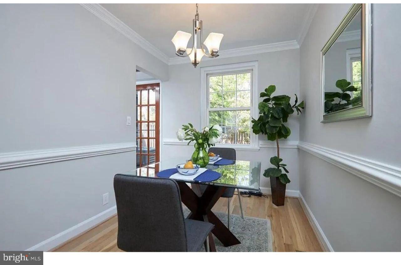 3614 S TAYLOR ST, ARLINGTON, Virginia 22206, 2 Bedrooms Bedrooms, ,2 BathroomsBathrooms,Residential,For sale,3614 S TAYLOR ST,VAAR2063312 MLS # VAAR2063312