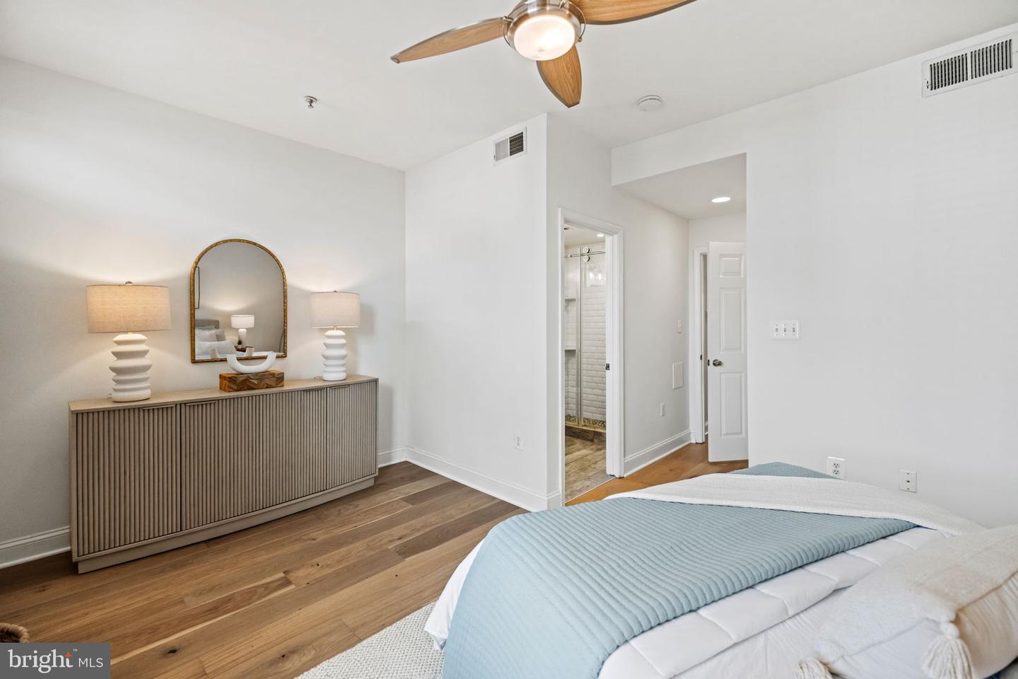 115 RHODE ISLAND AVE NW #3, WASHINGTON, District Of Columbia 20001, 2 Bedrooms Bedrooms, ,2 BathroomsBathrooms,Residential,For sale,115 RHODE ISLAND AVE NW #3,DCDC2221046 MLS # DCDC2221046