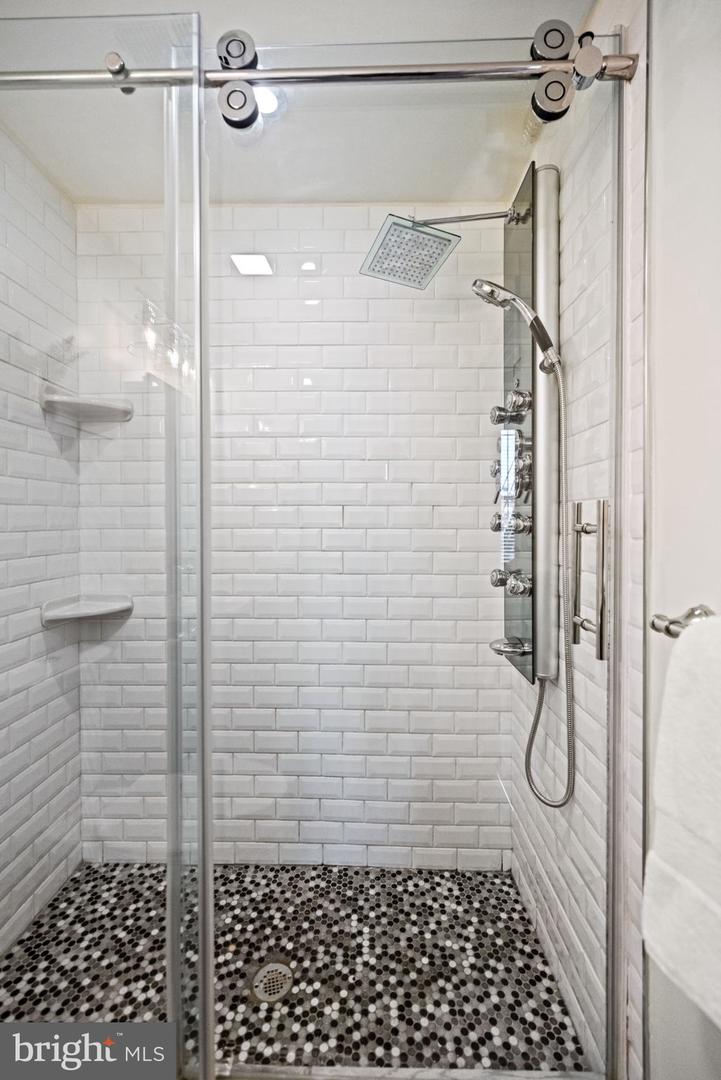 115 RHODE ISLAND AVE NW #3, WASHINGTON, District Of Columbia 20001, 2 Bedrooms Bedrooms, ,2 BathroomsBathrooms,Residential,For sale,115 RHODE ISLAND AVE NW #3,DCDC2221046 MLS # DCDC2221046
