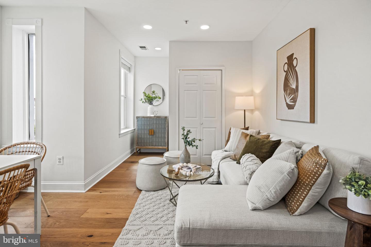 115 RHODE ISLAND AVE NW #3, WASHINGTON, District Of Columbia 20001, 2 Bedrooms Bedrooms, ,2 BathroomsBathrooms,Residential,For sale,115 RHODE ISLAND AVE NW #3,DCDC2221046 MLS # DCDC2221046