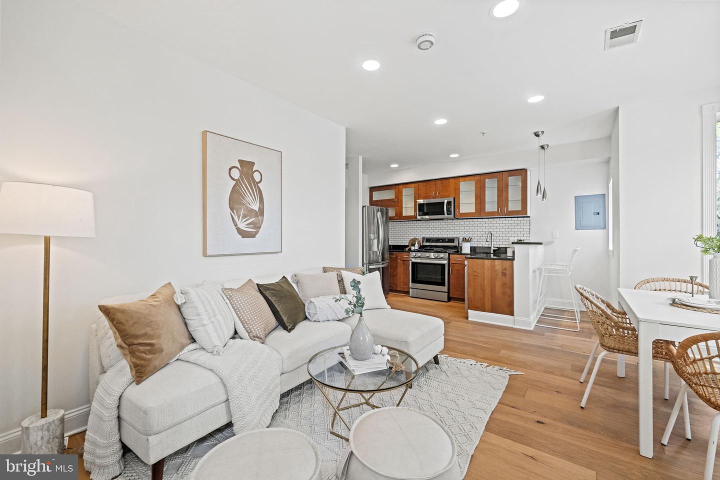 115 RHODE ISLAND AVE NW #3, WASHINGTON, District Of Columbia 20001, 2 Bedrooms Bedrooms, ,2 BathroomsBathrooms,Residential,For sale,115 RHODE ISLAND AVE NW #3,DCDC2221046 MLS # DCDC2221046