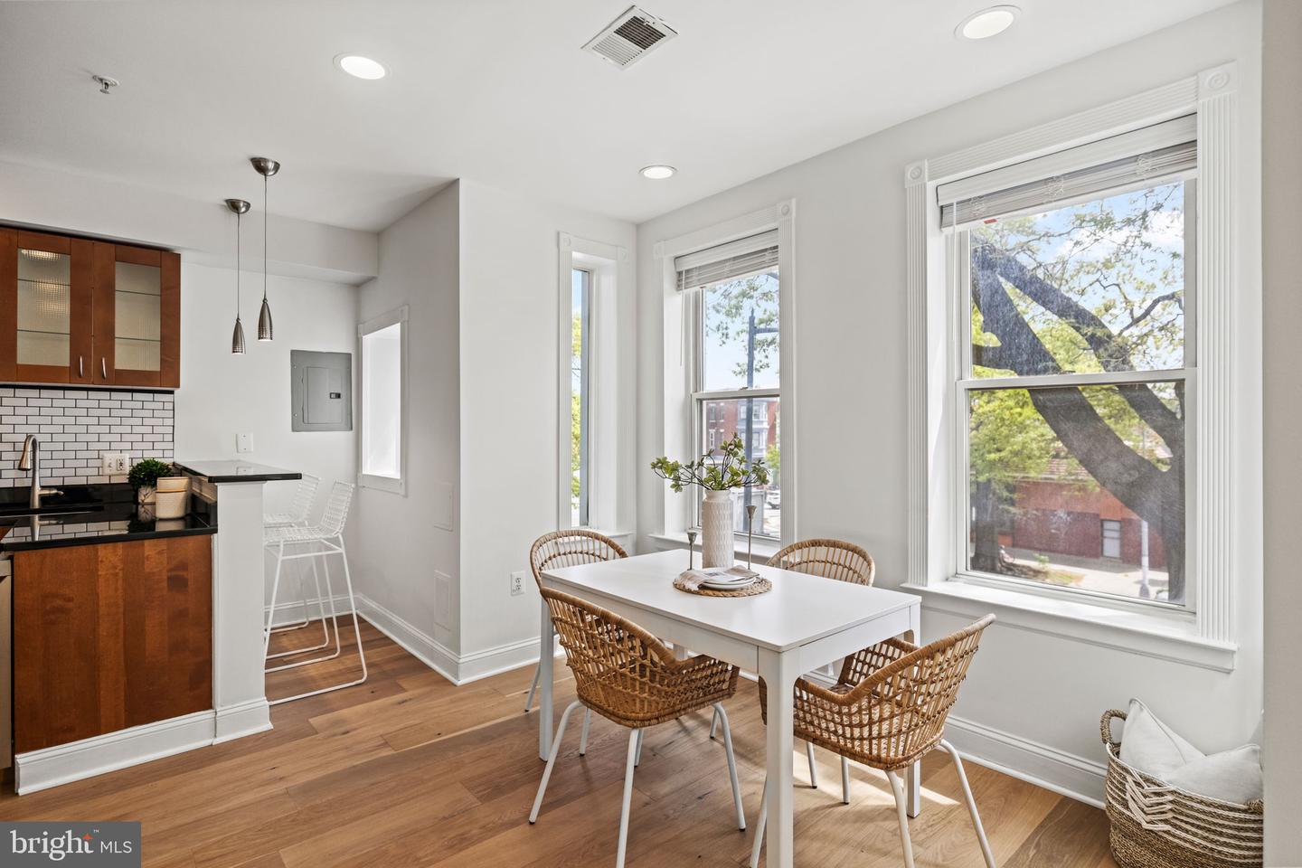 115 RHODE ISLAND AVE NW #3, WASHINGTON, District Of Columbia 20001, 2 Bedrooms Bedrooms, ,2 BathroomsBathrooms,Residential,For sale,115 RHODE ISLAND AVE NW #3,DCDC2221046 MLS # DCDC2221046