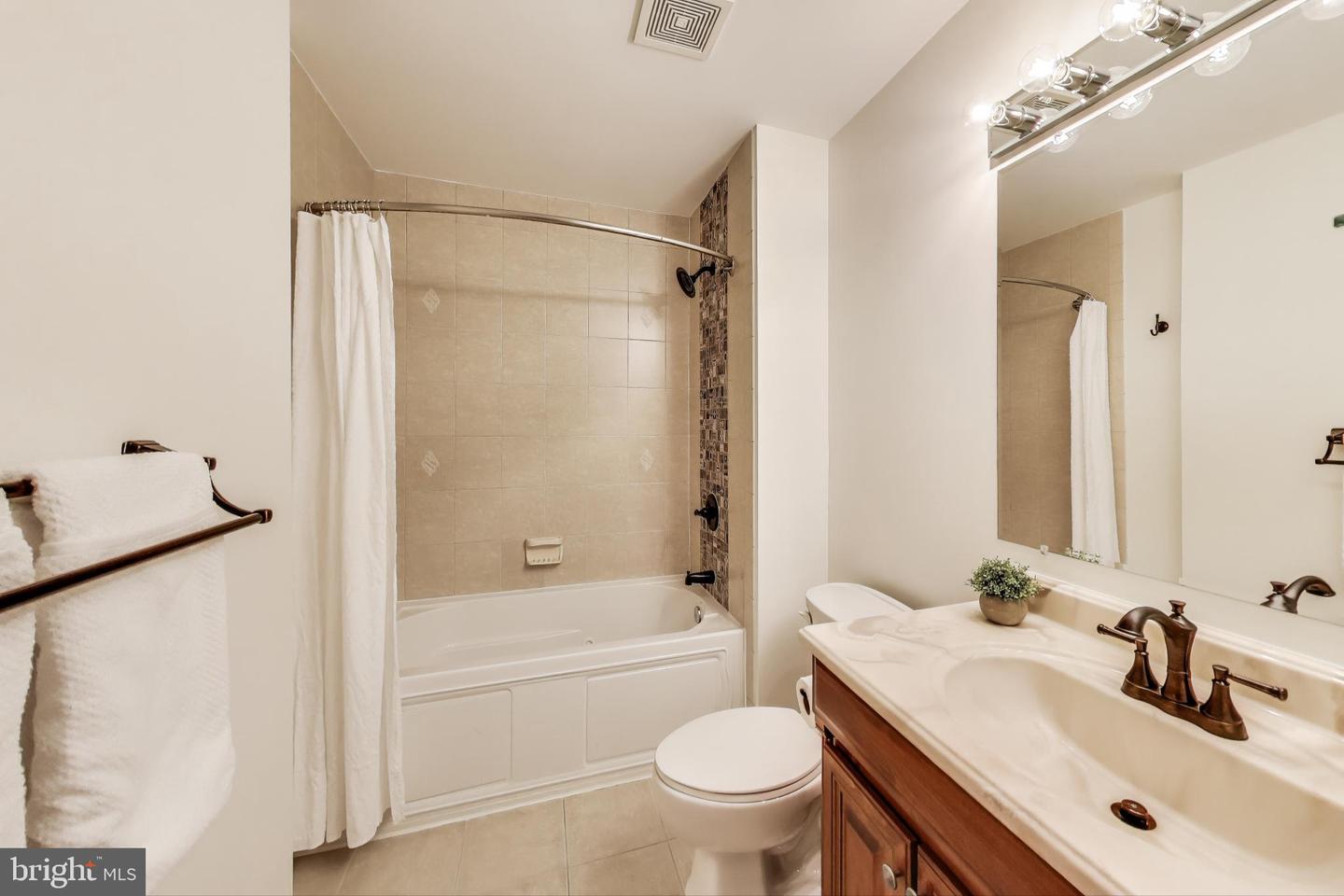 429 SHEPHERD ST NW #1, WASHINGTON, District Of Columbia 20011, 2 Bedrooms Bedrooms, ,2 BathroomsBathrooms,Residential,For sale,429 SHEPHERD ST NW #1,DCDC2221102 MLS # DCDC2221102