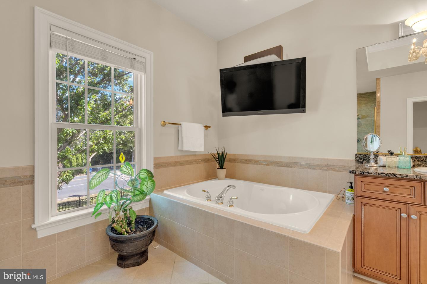 6238 LINWAY TER, MCLEAN, Virginia 22101, 6 Bedrooms Bedrooms, ,6 BathroomsBathrooms,Residential,For sale,6238 LINWAY TER,VAFX2265598 MLS # VAFX2265598