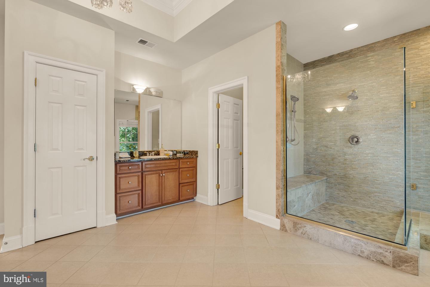 6238 LINWAY TER, MCLEAN, Virginia 22101, 6 Bedrooms Bedrooms, ,6 BathroomsBathrooms,Residential,For sale,6238 LINWAY TER,VAFX2265598 MLS # VAFX2265598