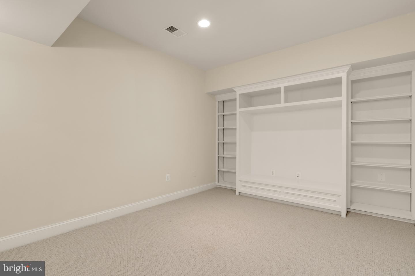 6238 LINWAY TER, MCLEAN, Virginia 22101, 6 Bedrooms Bedrooms, ,6 BathroomsBathrooms,Residential,For sale,6238 LINWAY TER,VAFX2265598 MLS # VAFX2265598