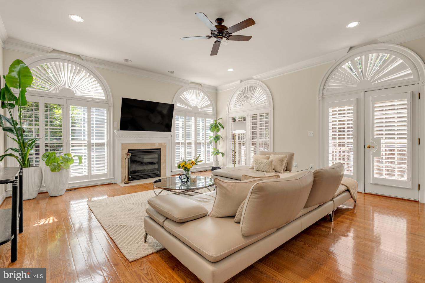 6238 LINWAY TER, MCLEAN, Virginia 22101, 6 Bedrooms Bedrooms, ,6 BathroomsBathrooms,Residential,For sale,6238 LINWAY TER,VAFX2265598 MLS # VAFX2265598