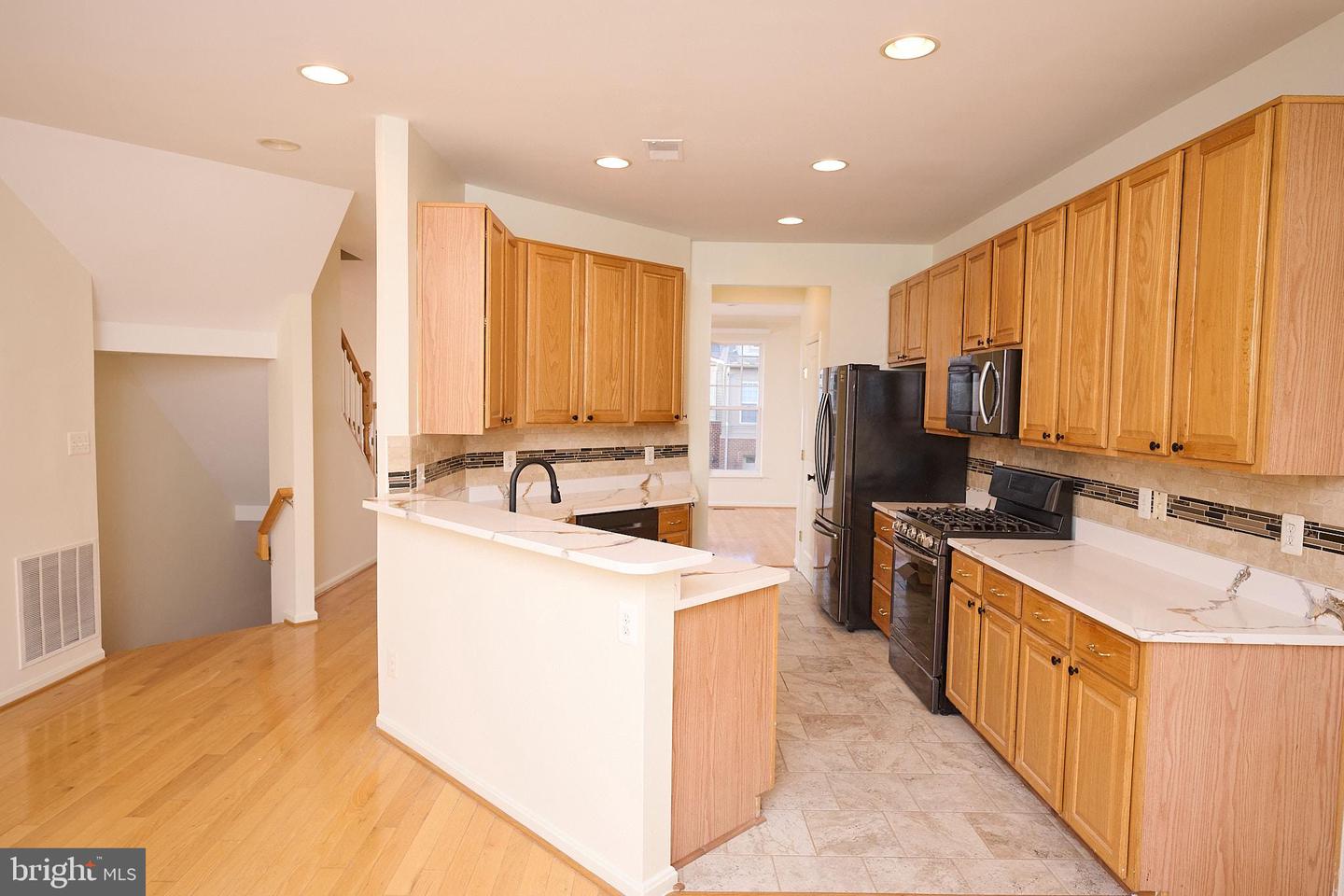43259 SUNDERLEIGH SQ, BROADLANDS, Virginia 20148, 3 Bedrooms Bedrooms, ,3 BathroomsBathrooms,Residential,For sale,43259 SUNDERLEIGH SQ,VALO2106352 MLS # VALO2106352