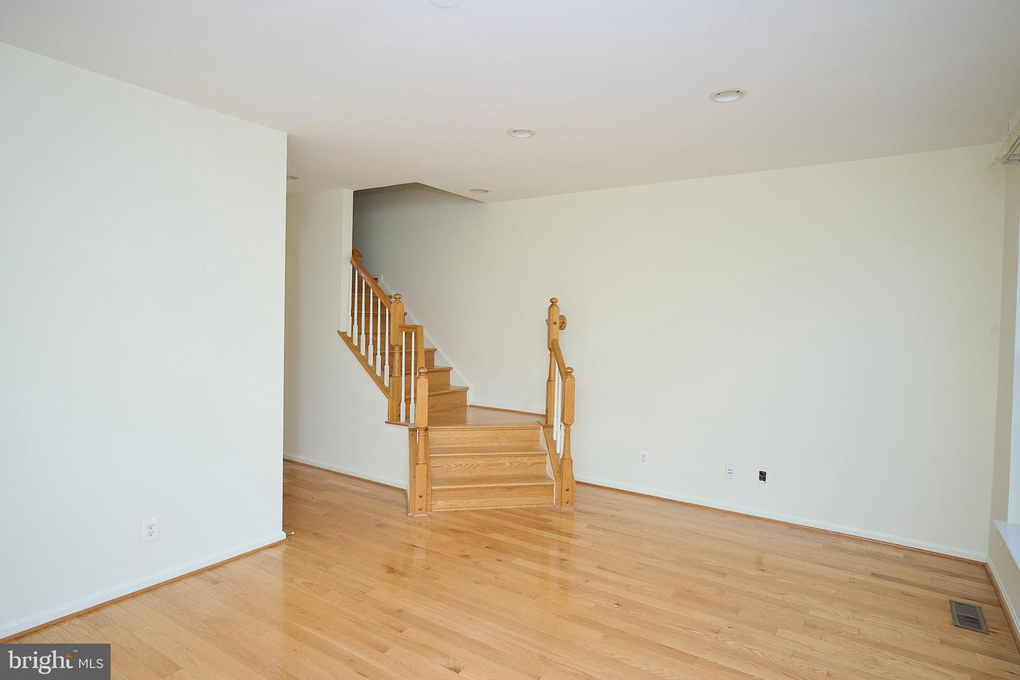 43259 SUNDERLEIGH SQ, BROADLANDS, Virginia 20148, 3 Bedrooms Bedrooms, ,3 BathroomsBathrooms,Residential,For sale,43259 SUNDERLEIGH SQ,VALO2106352 MLS # VALO2106352