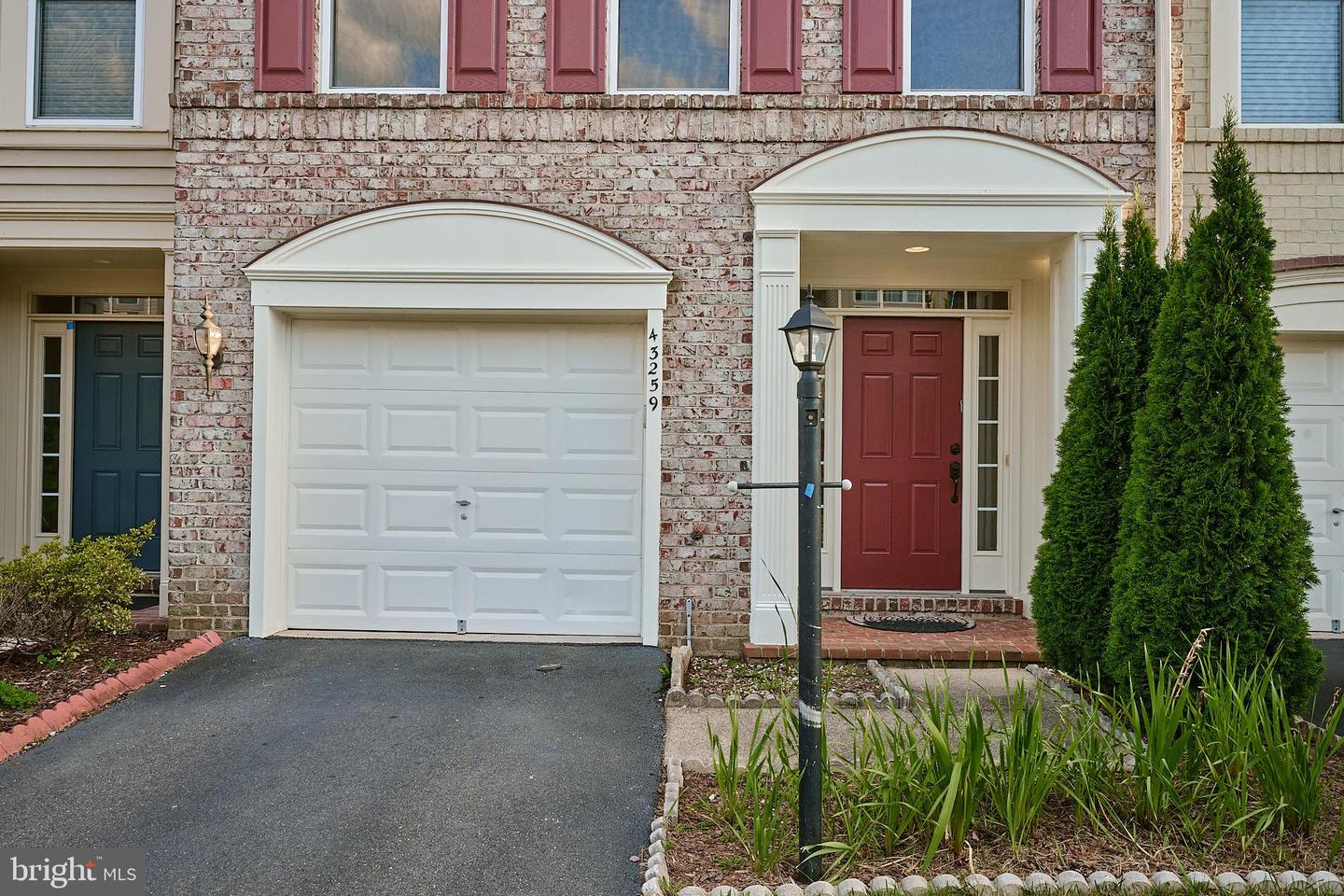 43259 SUNDERLEIGH SQ, BROADLANDS, Virginia 20148, 3 Bedrooms Bedrooms, ,3 BathroomsBathrooms,Residential,For sale,43259 SUNDERLEIGH SQ,VALO2106352 MLS # VALO2106352