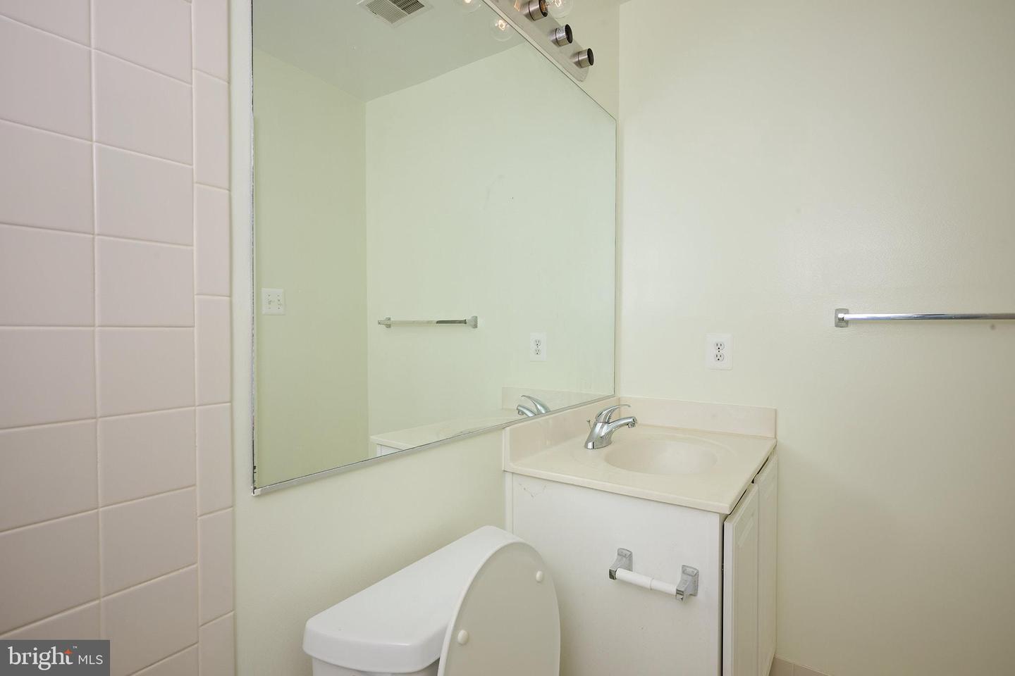 43259 SUNDERLEIGH SQ, BROADLANDS, Virginia 20148, 3 Bedrooms Bedrooms, ,3 BathroomsBathrooms,Residential,For sale,43259 SUNDERLEIGH SQ,VALO2106352 MLS # VALO2106352
