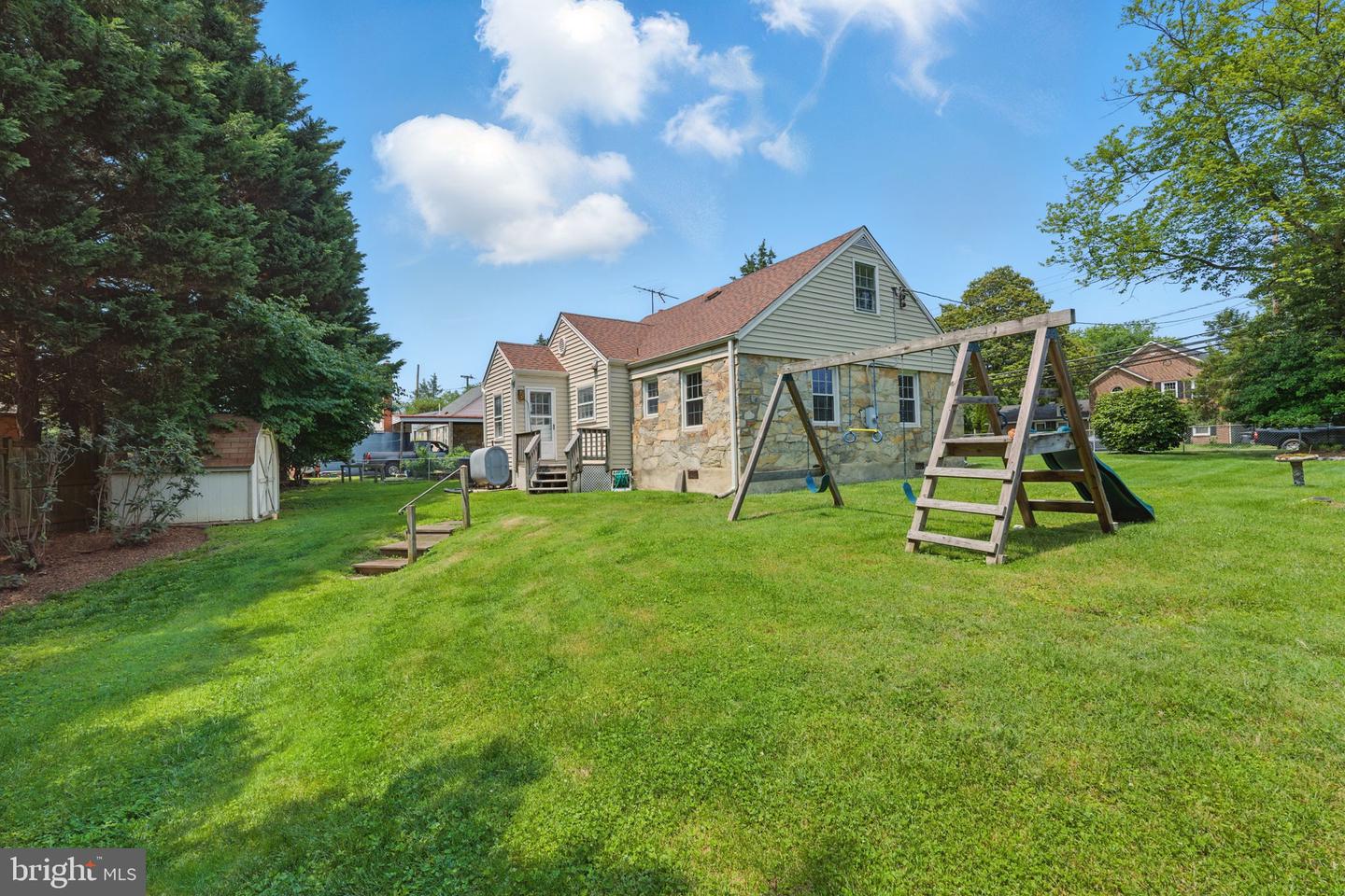 2607 POPKINS LN, ALEXANDRIA, Virginia 22306, 4 Bedrooms Bedrooms, ,1 BathroomBathrooms,Residential,For sale,2607 POPKINS LN,VAFX2265624 MLS # VAFX2265624