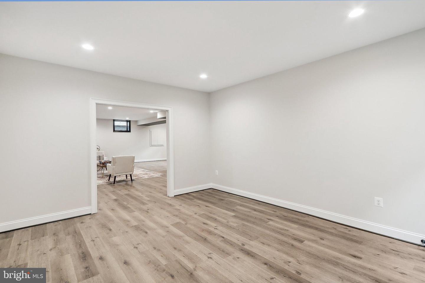 105 TAPAWINGO RD SW, VIENNA, Virginia 22180, 5 Bedrooms Bedrooms, 11 Rooms Rooms,6 BathroomsBathrooms,Residential,For sale,105 TAPAWINGO RD SW,VAFX2265646 MLS # VAFX2265646
