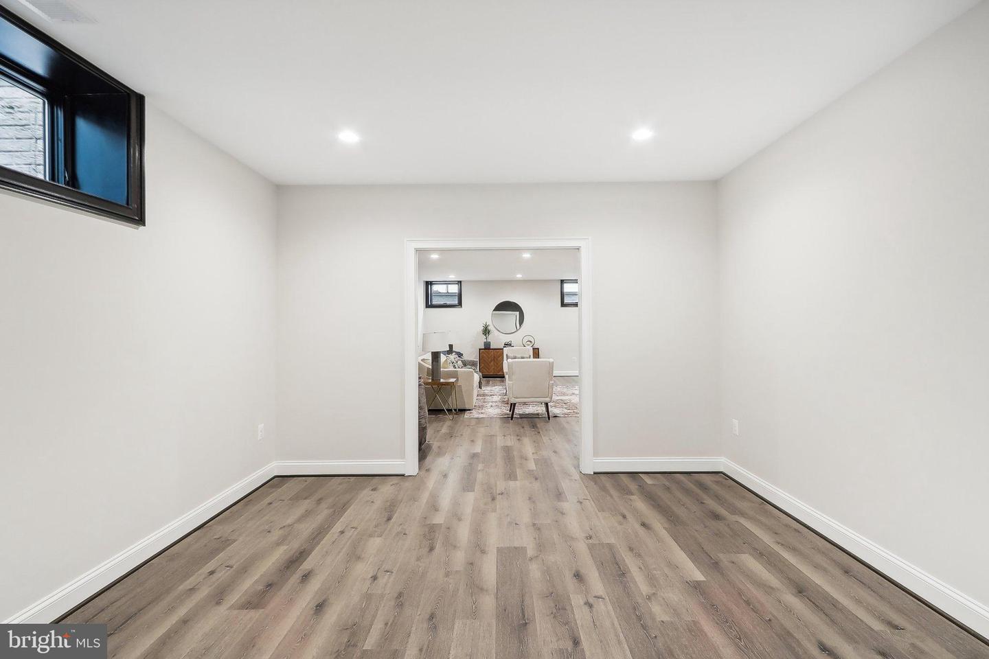 105 TAPAWINGO RD SW, VIENNA, Virginia 22180, 5 Bedrooms Bedrooms, 11 Rooms Rooms,6 BathroomsBathrooms,Residential,For sale,105 TAPAWINGO RD SW,VAFX2265646 MLS # VAFX2265646
