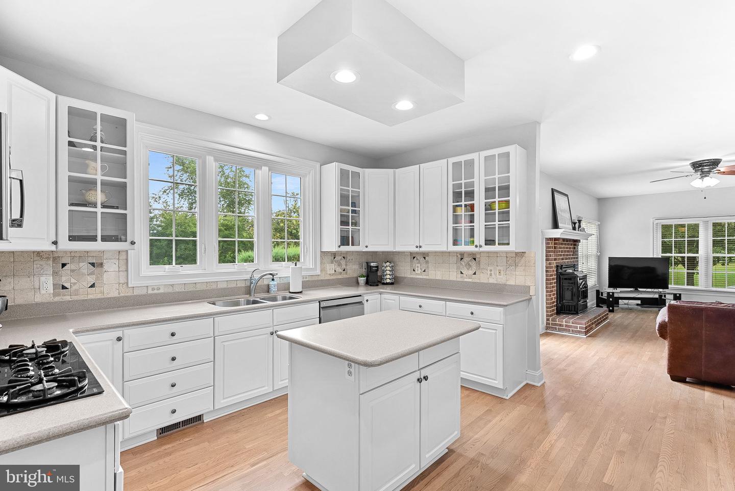 15700 TRAPSHIRE CT, WATERFORD, Virginia 20197, 5 Bedrooms Bedrooms, ,3 BathroomsBathrooms,Residential,For sale,15700 TRAPSHIRE CT,VALO2106368 MLS # VALO2106368