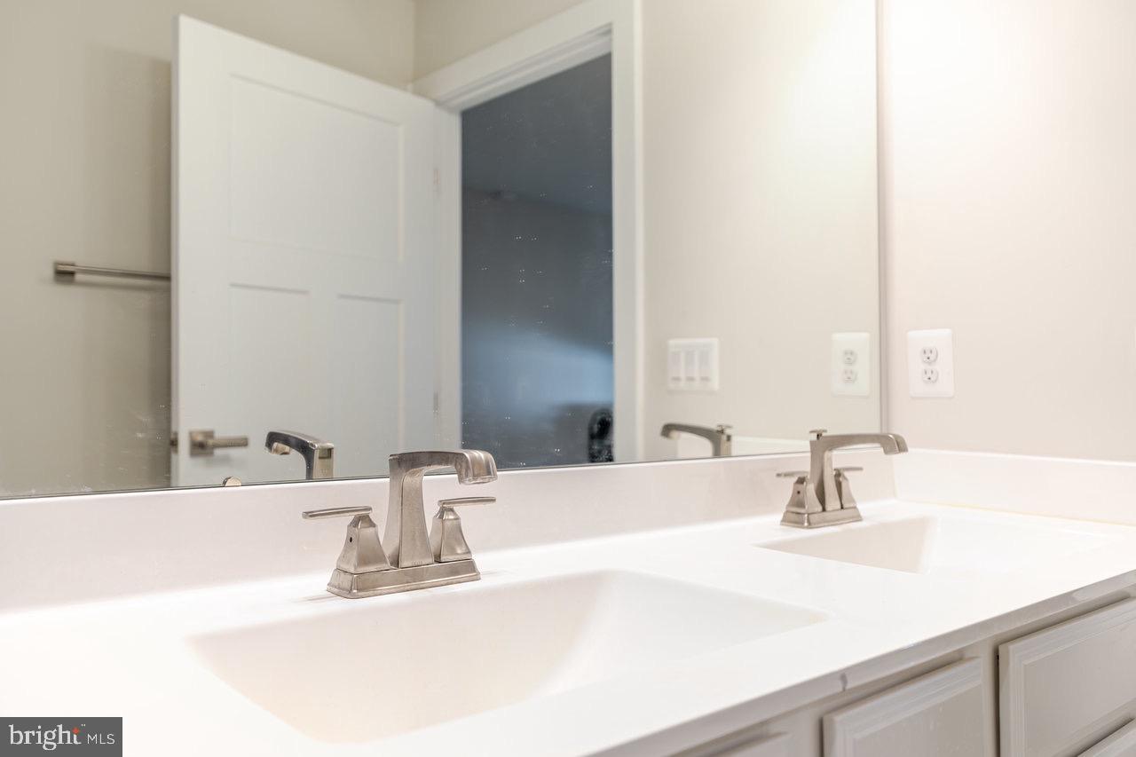 82 S PEAK DR, MC GAHEYSVILLE, Virginia 22840, 3 Bedrooms Bedrooms, ,2 BathroomsBathrooms,Residential,For sale,82 S PEAK DR,VARO2002564 MLS # VARO2002564