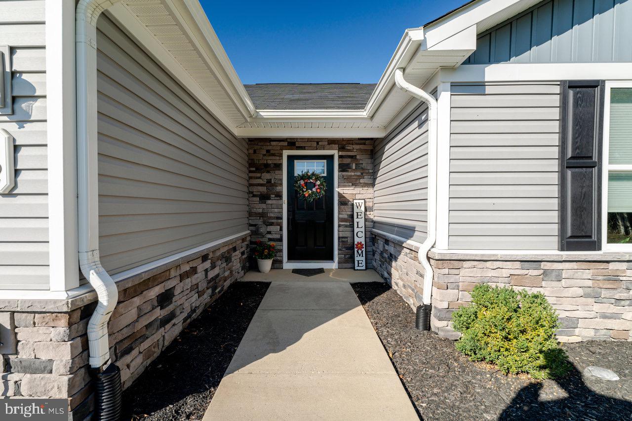 82 S PEAK DR, MC GAHEYSVILLE, Virginia 22840, 3 Bedrooms Bedrooms, ,2 BathroomsBathrooms,Residential,For sale,82 S PEAK DR,VARO2002564 MLS # VARO2002564