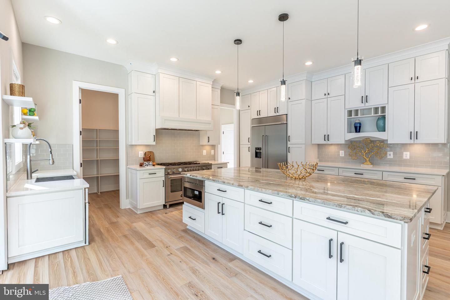 2873 HIDEAWAY RD, FAIRFAX, Virginia 22031, 6 Bedrooms Bedrooms, ,6 BathroomsBathrooms,Residential,For sale,2873 HIDEAWAY RD,VAFX2265636 MLS # VAFX2265636