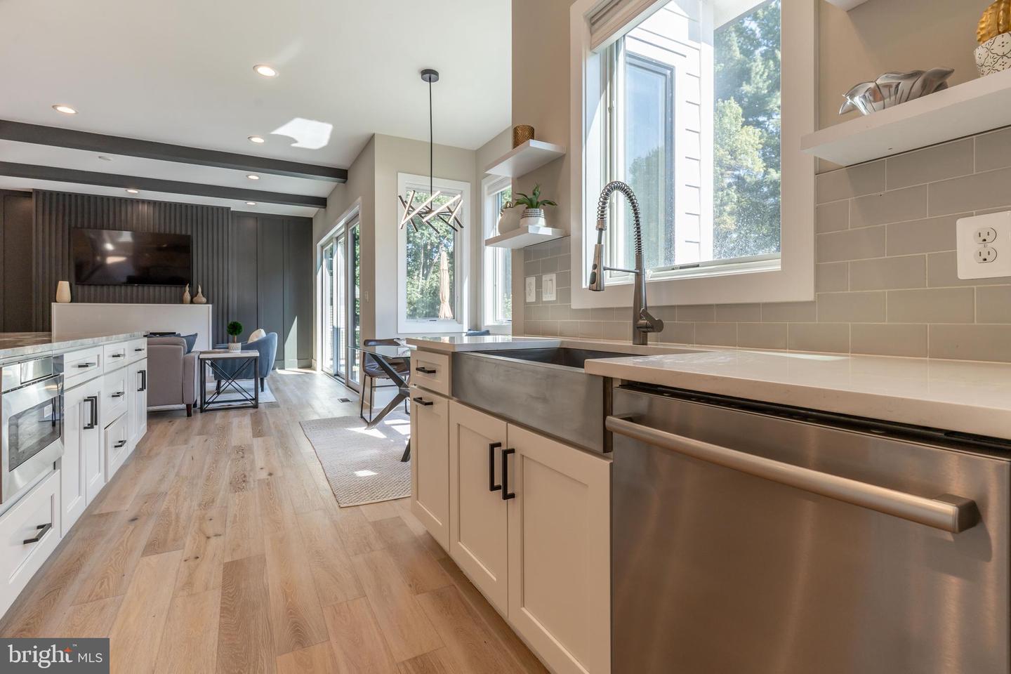 2873 HIDEAWAY RD, FAIRFAX, Virginia 22031, 6 Bedrooms Bedrooms, ,6 BathroomsBathrooms,Residential,For sale,2873 HIDEAWAY RD,VAFX2265636 MLS # VAFX2265636