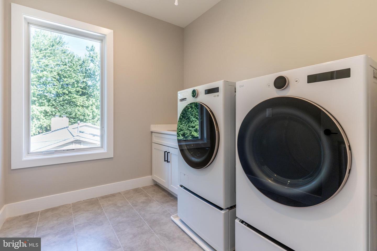 2873 HIDEAWAY RD, FAIRFAX, Virginia 22031, 6 Bedrooms Bedrooms, ,6 BathroomsBathrooms,Residential,For sale,2873 HIDEAWAY RD,VAFX2265636 MLS # VAFX2265636