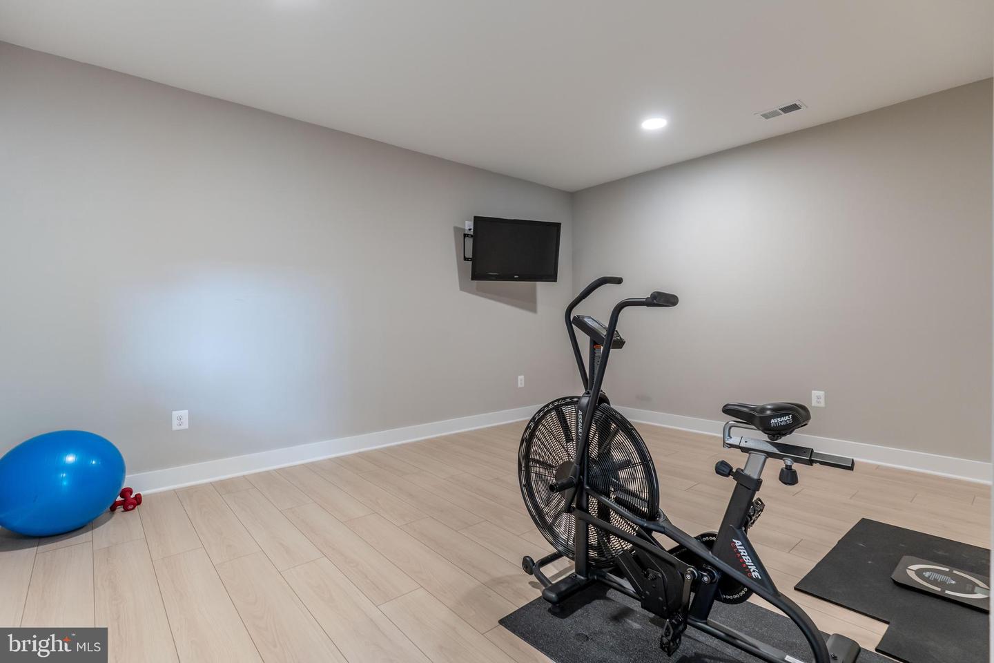 2873 HIDEAWAY RD, FAIRFAX, Virginia 22031, 6 Bedrooms Bedrooms, ,6 BathroomsBathrooms,Residential,For sale,2873 HIDEAWAY RD,VAFX2265636 MLS # VAFX2265636