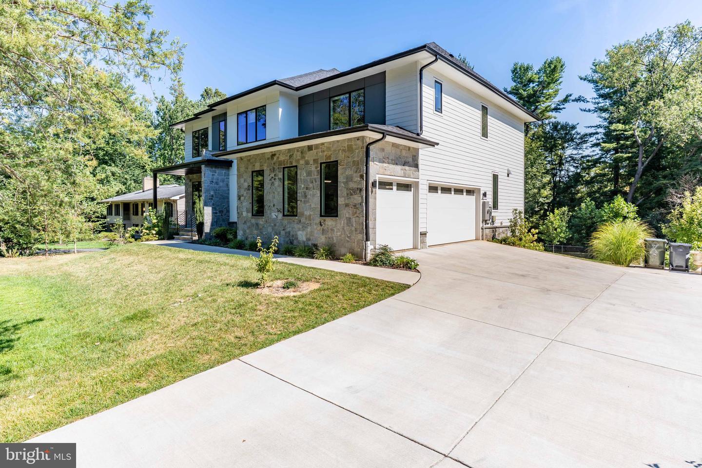 2873 HIDEAWAY RD, FAIRFAX, Virginia 22031, 6 Bedrooms Bedrooms, ,6 BathroomsBathrooms,Residential,For sale,2873 HIDEAWAY RD,VAFX2265636 MLS # VAFX2265636