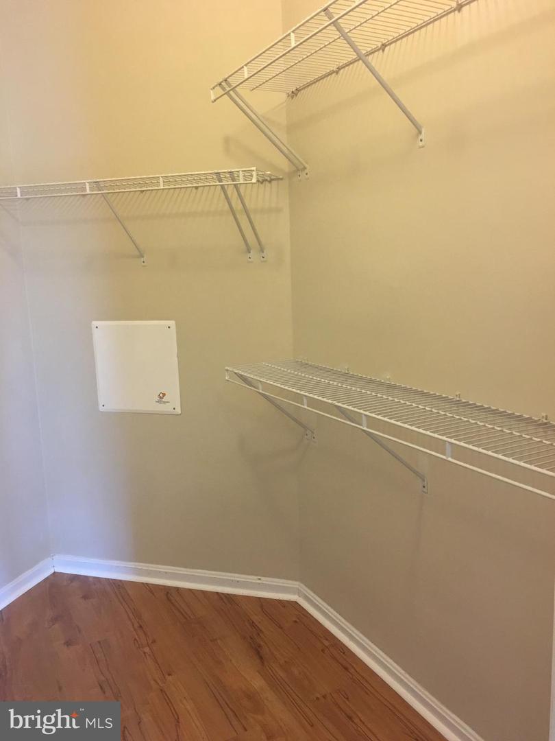 9480 VIRGINIA CENTER BLVD #211, VIENNA, Virginia 22181, 2 Bedrooms Bedrooms, ,2 BathroomsBathrooms,Residential,For sale,9480 VIRGINIA CENTER BLVD #211,VAFX2265676 MLS # VAFX2265676