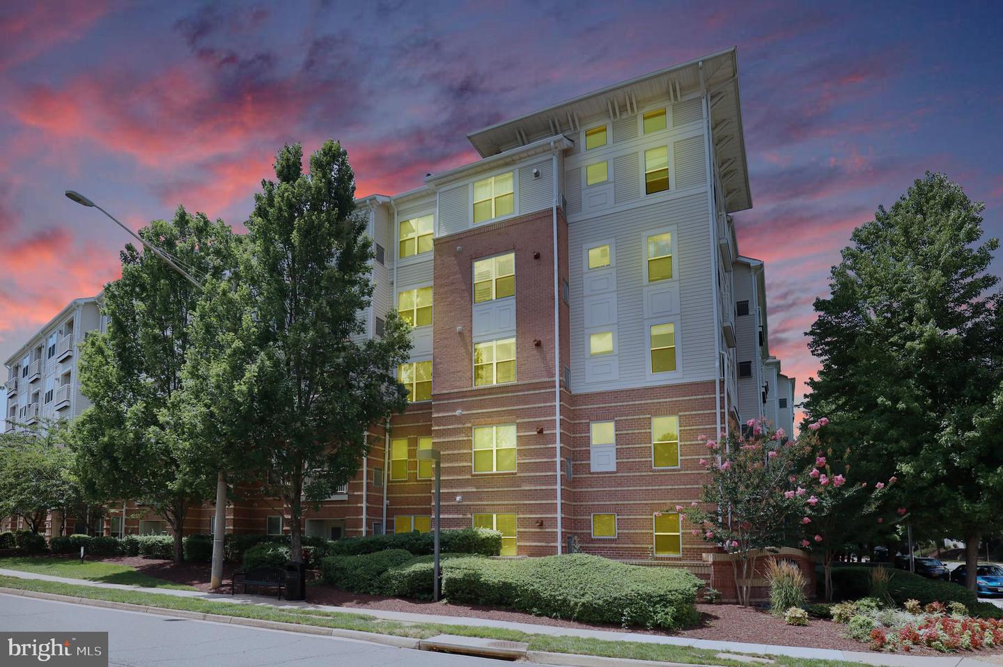 9480 VIRGINIA CENTER BLVD #211, VIENNA, Virginia 22181, 2 Bedrooms Bedrooms, ,2 BathroomsBathrooms,Residential,For sale,9480 VIRGINIA CENTER BLVD #211,VAFX2265676 MLS # VAFX2265676