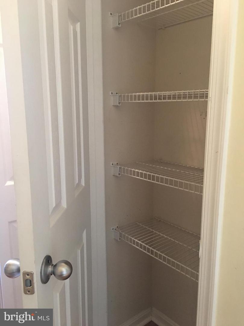 9480 VIRGINIA CENTER BLVD #211, VIENNA, Virginia 22181, 2 Bedrooms Bedrooms, ,2 BathroomsBathrooms,Residential,For sale,9480 VIRGINIA CENTER BLVD #211,VAFX2265676 MLS # VAFX2265676