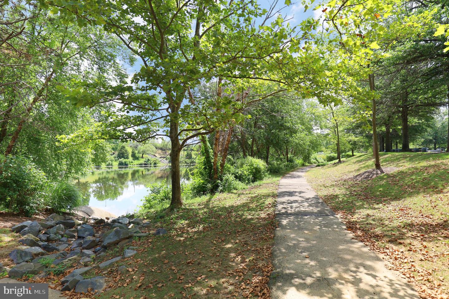 9480 VIRGINIA CENTER BLVD #211, VIENNA, Virginia 22181, 2 Bedrooms Bedrooms, ,2 BathroomsBathrooms,Residential,For sale,9480 VIRGINIA CENTER BLVD #211,VAFX2265676 MLS # VAFX2265676