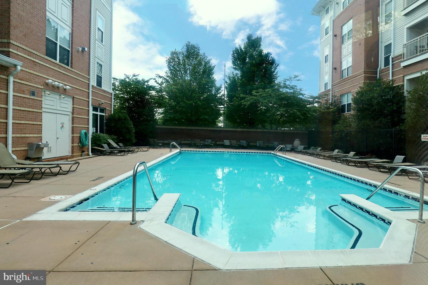 9480 VIRGINIA CENTER BLVD #211, VIENNA, Virginia 22181, 2 Bedrooms Bedrooms, ,2 BathroomsBathrooms,Residential,For sale,9480 VIRGINIA CENTER BLVD #211,VAFX2265676 MLS # VAFX2265676