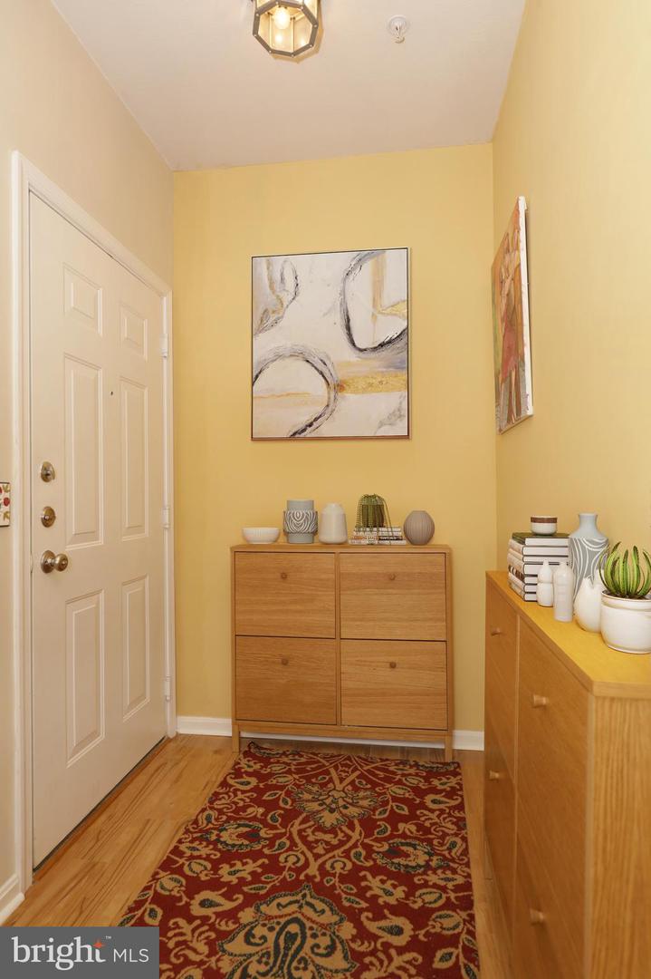 9480 VIRGINIA CENTER BLVD #211, VIENNA, Virginia 22181, 2 Bedrooms Bedrooms, ,2 BathroomsBathrooms,Residential,For sale,9480 VIRGINIA CENTER BLVD #211,VAFX2265676 MLS # VAFX2265676