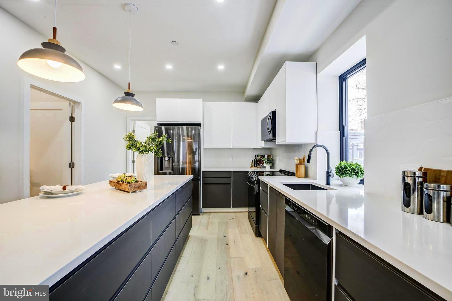 1146 16TH ST NE #B, WASHINGTON, District Of Columbia 20002, 4 Bedrooms Bedrooms, ,3 BathroomsBathrooms,Residential,For sale,1146 16TH ST NE #B,DCDC2221232 MLS # DCDC2221232 1146 16TH ST NE #B, WASHINGTON, District Of Columbia 20002, 4 Bedrooms Bedrooms, ,3 BathroomsBathrooms,Residential,For sale,1146 16TH ST NE #B,DCDC2221232 MLS # DCDC2221232