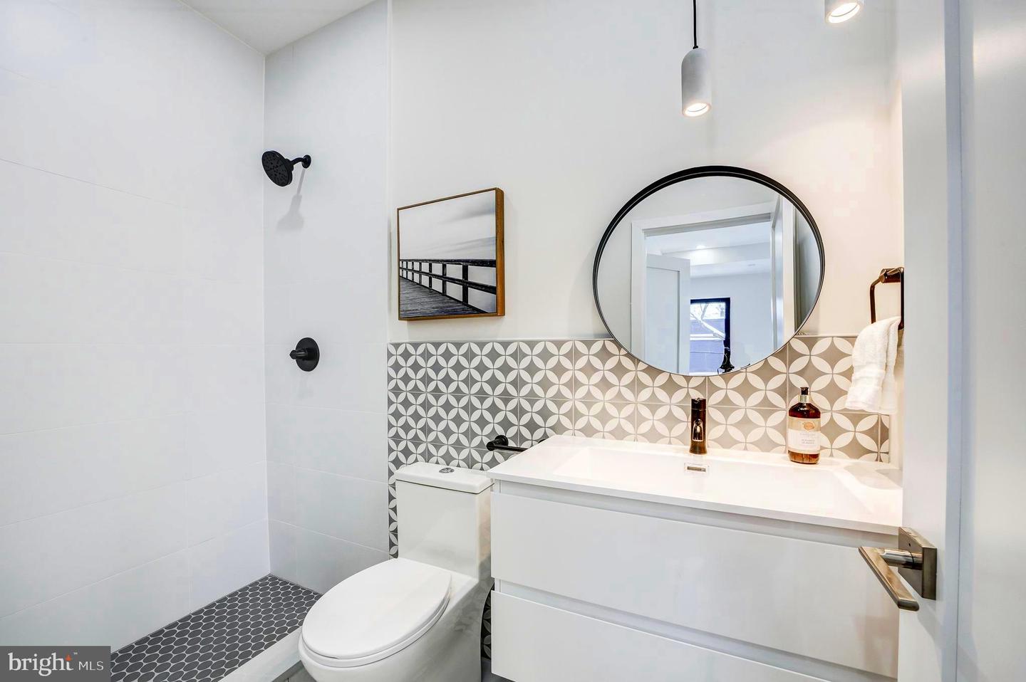 1146 16TH ST NE #B, WASHINGTON, District Of Columbia 20002, 4 Bedrooms Bedrooms, ,3 BathroomsBathrooms,Residential,For sale,1146 16TH ST NE #B,DCDC2221232 MLS # DCDC2221232 1146 16TH ST NE #B, WASHINGTON, District Of Columbia 20002, 4 Bedrooms Bedrooms, ,3 BathroomsBathrooms,Residential,For sale,1146 16TH ST NE #B,DCDC2221232 MLS # DCDC2221232