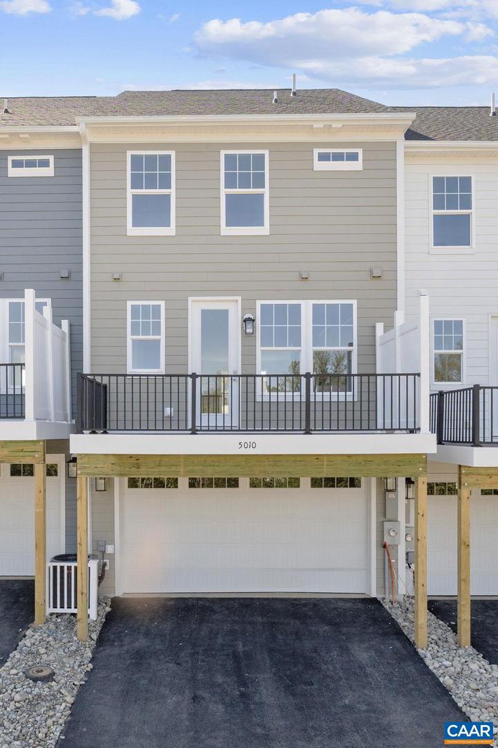 34 LINDLEY PL, CHARLOTTESVILLE, Virginia 22901, 3 Bedrooms Bedrooms, ,2 BathroomsBathrooms,Residential,For sale,34 LINDLEY PL,668752 MLS # 668752