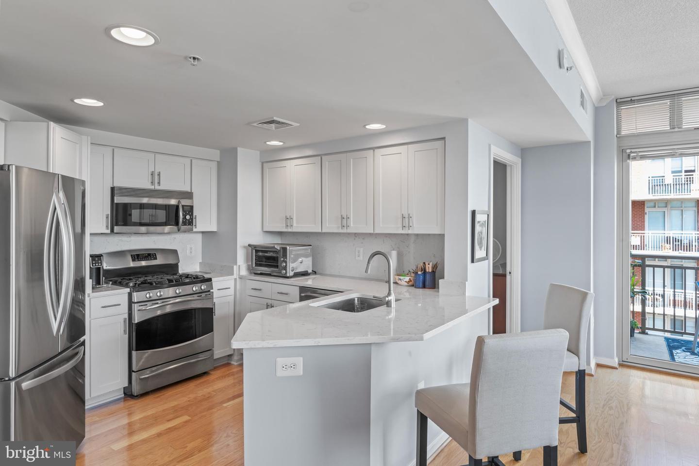 4490 MARKET COMMONS DR #602, FAIRFAX, Virginia 22033, 2 Bedrooms Bedrooms, ,2 BathroomsBathrooms,Residential,For sale,4490 MARKET COMMONS DR #602,VAFX2265806 MLS # VAFX2265806
