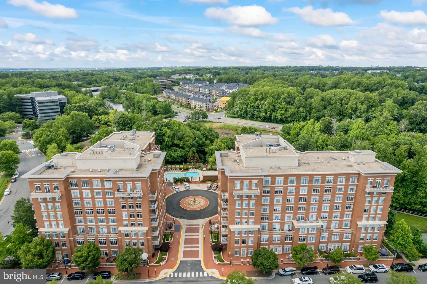 4490 MARKET COMMONS DR #602, FAIRFAX, Virginia 22033, 2 Bedrooms Bedrooms, ,2 BathroomsBathrooms,Residential,For sale,4490 MARKET COMMONS DR #602,VAFX2265806 MLS # VAFX2265806