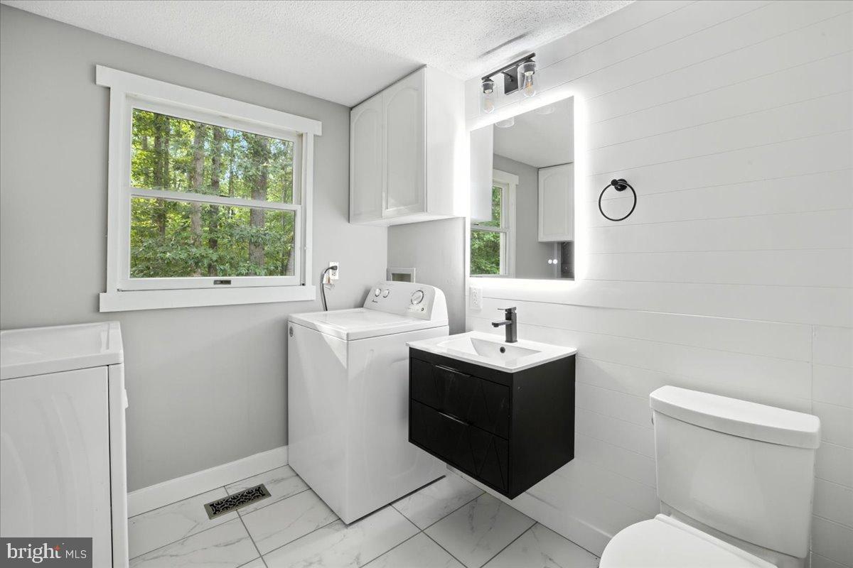 7102 TANGLEWOOD RD, SPOTSYLVANIA, Virginia 22551, 3 Bedrooms Bedrooms, 4 Rooms Rooms,1 BathroomBathrooms,Residential,For sale,7102 TANGLEWOOD RD,VASP2036138 MLS # VASP2036138