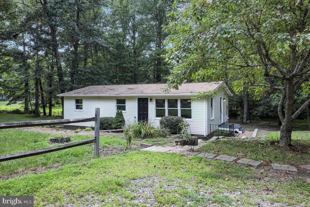 7102 TANGLEWOOD RD, SPOTSYLVANIA, Virginia 22551, 3 Bedrooms Bedrooms, 4 Rooms Rooms,1 BathroomBathrooms,Residential,For sale,7102 TANGLEWOOD RD,VASP2036138 MLS # VASP2036138