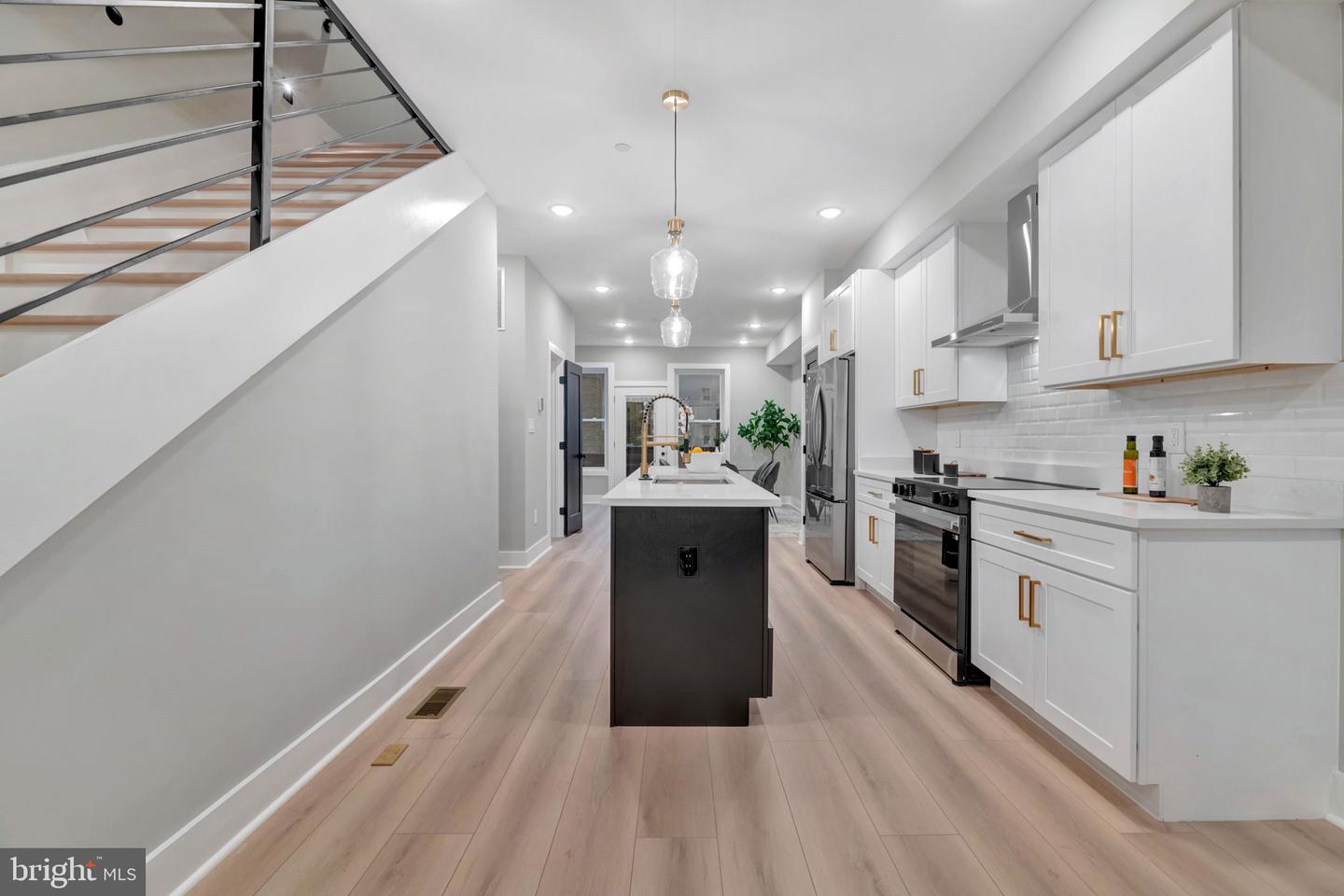 2333 FAIRLAWN AVE SE #1, WASHINGTON, District Of Columbia 20020, 4 Bedrooms Bedrooms, ,4 BathroomsBathrooms,Residential,For sale,2333 FAIRLAWN AVE SE #1,DCDC2221262 MLS # DCDC2221262