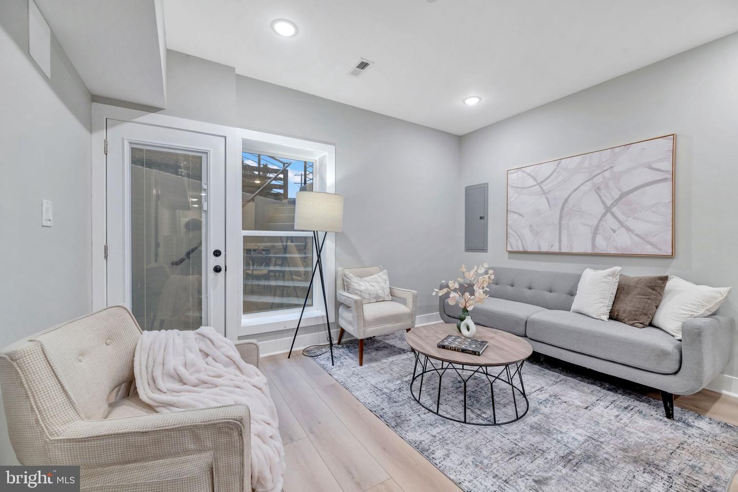 2333 FAIRLAWN AVE SE #1, WASHINGTON, District Of Columbia 20020, 4 Bedrooms Bedrooms, ,4 BathroomsBathrooms,Residential,For sale,2333 FAIRLAWN AVE SE #1,DCDC2221262 MLS # DCDC2221262